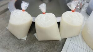 Γιατί οι Καναδοί πίνουν γάλα σε σακούλες; - Cibum.gr