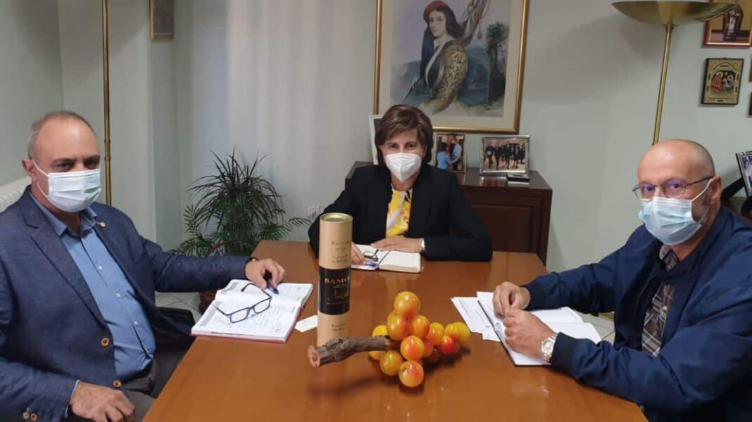 Συνάντηση ΓΓ ΥπΑΑΤ με τον Οινοποιητικό Συνεταιρισμό Σάμου - Cibum.gr