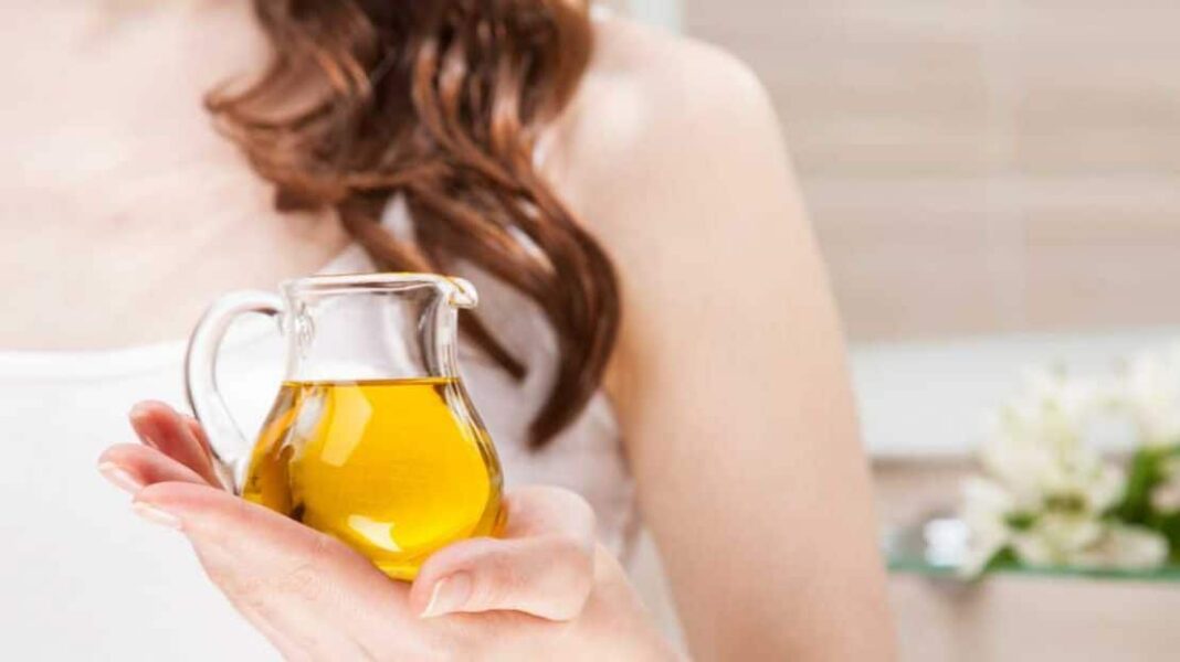 Είναι το ελαιόλαδο καλό για τα μαλλιά σας; Ποιος είναι ο κίνδυνος; - Cibum.gr