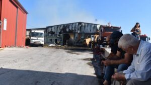 Μυτιλήνη: Επίσκεψη της ΥφΑΑΤ στις καμένες εγκαταστάσεις του Κτηνοτροφικού Συνεταιρισμού Μεσοτόπου - Cibum.gr