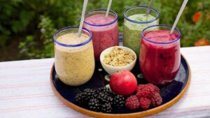 Συνταγές υγιεινών smoothies εμπνευσμένα από επιδόρπια - Cibum.gr