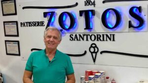 Δημήτρης Ζώτος: Ο ζαχαροπλάστης της Σαντορίνης που έκανε γνωστά τα τοπικά γλυκά, σε όλο τον πλανήτη. - Cibum.gr