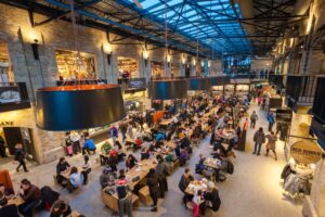 Food halls: Οι πολυχώροι που συνδυάζουν εστίαση, λιανικό εμπόριο τροφίμων και διασκέδαση - Cibum.gr