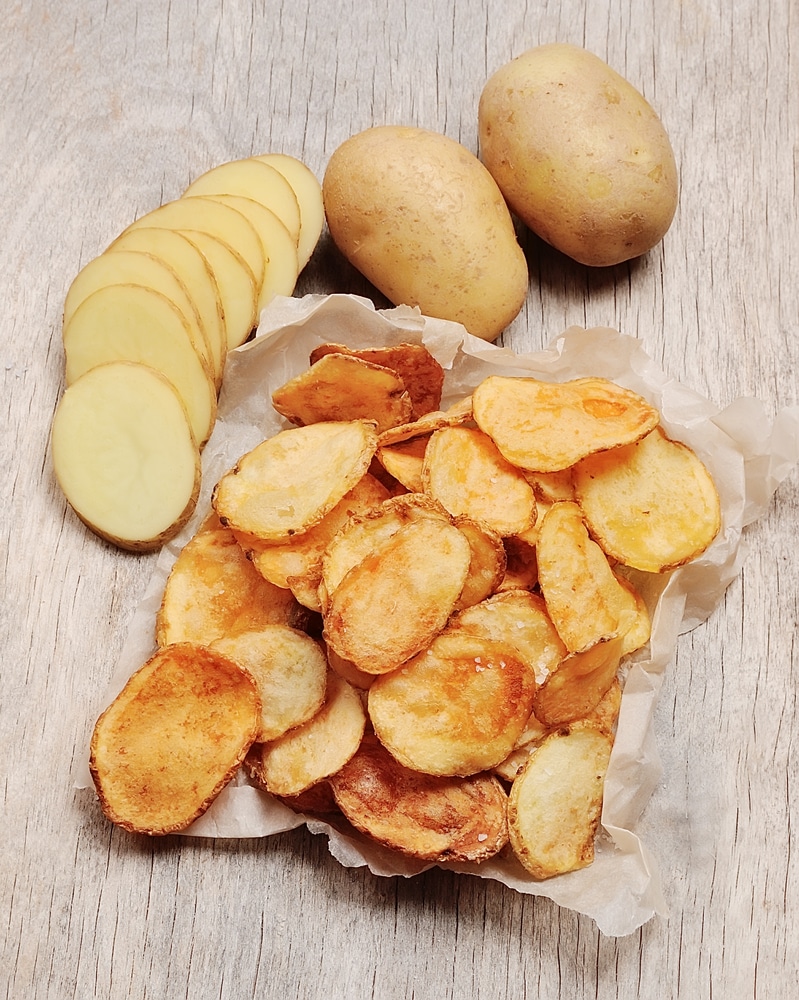 Chips: Πώς να φτιάξετε τα δικά σας σπιτικά πατατάκια - Cibum.gr