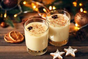 Eggnog: Από που προέρχεται το όνομα του χριστουγεννιάτικου ποτού - Cibum.gr