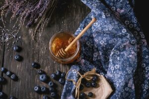 Ελληνικό superfood: Το μέλι Σπάρτης με μύρτιλο Δράμας κατακτά τις αγορές του εξωτερικού - Cibum.gr
