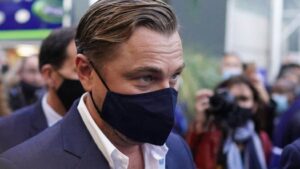 Ο Di Caprio τώρα… και σε δέντρο!