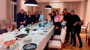 Covid-19: Πάρτι, γεύματα, φιλιά, γκαλά  ταξίδια και τροπικές αποδράσεις…. celebrities που πιάστηκαν να παραβιάζουν τους κανόνες για τον περιορισμό της πανδημίας