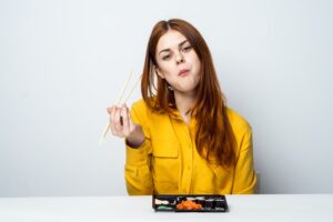 Πώς να μασάτε το φαγητό για να φτιάξετε μια καλή σιλουέτα