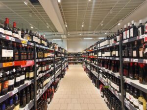 Διεθνή: Απεργία πείνας από Ινδό ακτιβιστή που αντιδρά στην πώληση κρασιού από σουπερμάρκετ