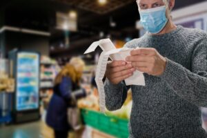 Πώς προσαρμόζουν την αγοραστική τους συμπεριφορά οι καταναλωτές σε περιόδους ανατιμήσεων
