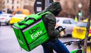Η Uber επεκτείνει τις υπηρεσίες διανομής φαγητού στην Ευρώπη και την Ελλάδα