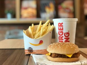 Burger King: Γιατί δεν μπορεί να αποσυρθεί από τη ρωσική αγορά