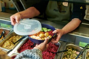 “Ενοικιαζόμενα πιάτα” για σαλάτες από τη Morrisons