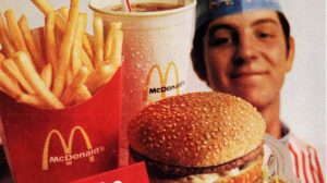 Εκτροφή χοίρων: Διαμάχες εντός του ΔΣ της McDonald’s για τους προμηθευτές που κακομεταχειρίζονται τα ζώα