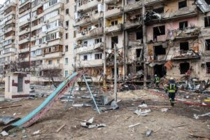 Διεθνείς αλυσίδες τροφίμων προσφέρουν γεύματα σε Ουκρανούς στρατιώτες, εθελοντές και πολίτες – Μεταξύ τους KFC, McDonald’s και Metro