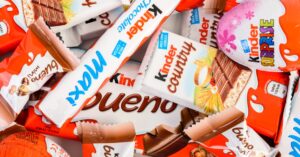Kinder: Οι αρχές ανησυχούν πως τα μολυσμένα Kinder εξακολουθούν να πωλούνται