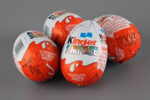 Το Βαρύ ιστορικό των Kinder έκπληξη – Σε συναγερμό η Παγκόσμια κοινότητα- Γιατί οι ΗΠΑ είναι “εκτός”