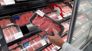 Μελέτη: Η κατανάλωση κρέατος πρέπει να μειωθεί τουλάχιστον κατά 75%