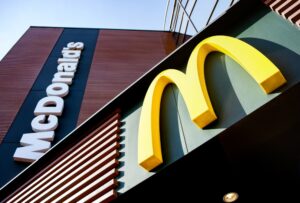 McDonald’s: Αγωγή κατά μεγάλων εταιρειών  κρέατος για καρτέλ στην τιμή του χοιρινού