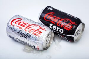 Coca Cola: Ποια είναι η πραγματική διαφορά μεταξύ light και Zero