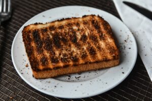 Το… καμένο φαγητό έχει λιγότερες θερμίδες;