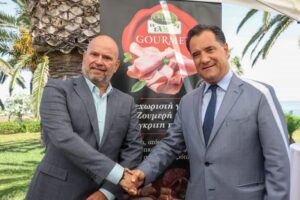 Creta Farms: Επίσκεψη του υπουργού Ανάπτυξης και Επενδύσεων στην παραγωγική μονάδα του Ρεθύμνου