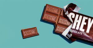 Μήνυση ενάντια της Hershey για 5 εκατ. δολάρια, λόγω παρουσίας επικίνδυνων ποσοστών βαρέων μετάλλων σε μαύρες σοκολάτες της