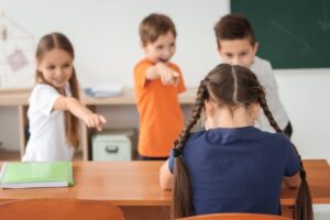 Διεθνή: Δασκάλα απομόνωσε 6χρονη στο μεσημεριανό γεύμα, επειδή το φαγητό της μύριζε σκόρδο!