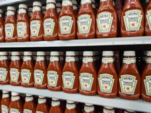 Γιατί τα προϊόντα της Kraft Heinz πήραν “πόδι” από τα ράφια της Tesco