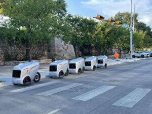Delivery: Αυτόνομα ρομπότ για μεταφορά γευμάτων χωρίς οδηγό