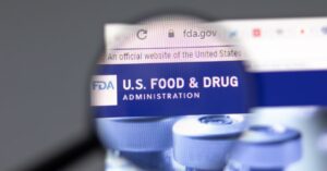 Ο FDA εγκρίνει την πρώτη θεραπεία μεταμόσχευσης κοπράνων για τις επίμονες εντερικές λοιμώξεις