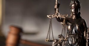 Απάτη με εκλεκτά κρασιά: Κατηγορούμενοι αντιμετωπίζουν ποινές έως 20 έτη φυλάκισης για απάτη μέσω ψεύτικων επενδύσεων