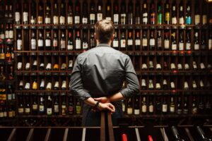Σοβαρός κίνδυνος έκρηξης σε φιάλες δημοφιλούς κρασιού – Σπάνε ακόμη και σφραγισμένες!