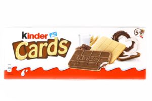 Η Kinder ξαναμπαίνει στο παιχνίδι με νέα “τράπουλα”