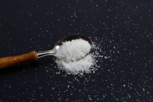 Πώς το υπερβολικό αλάτι μπορεί να επηρεάσει τον εγκέφαλο σας