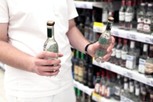 Θεσσαλονίκη: Αναίσθητος 15χρονος από αλκοόλ – Συνελήφθη ο υπάλληλος σε κατάστημα ψιλικών