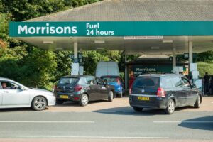 Morrisons: Ληγμένα μπέικον και μουχλιασμένα Kiss Lorraine εντοπίστηκαν σε επιθεώρηση
