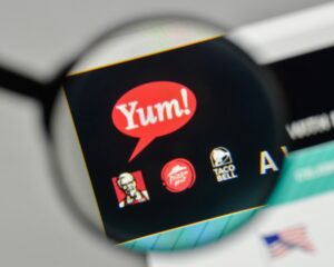 Αποχωρούν η Pizza Hut και η KFC από τη Ρωσία