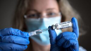 Τα εμβόλια Covid-19 είναι ασφαλή για τους ασθενείς με καρδιακή ανεπάρκεια και μειώνουν τον κίνδυνο θανάτου αναφέρει δανική μελέτη