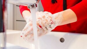 Πλύσιμο χεριών: Σημαντική μείωση σε σχέση με την εποχή κορύφωσης της πανδημίας