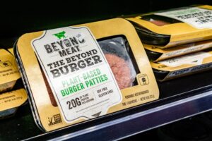 Τι σηματοδοτεί η πιθανή κατάρρευση της Beyond Meat για τη βιομηχανία φυτικού κρέατος;