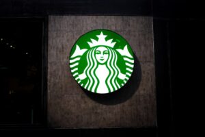 Διεθνή: Ανάκληση του δημοφιλούς ροφήματος “Starbucks Espresso” λόγω μεταλλικών θραυσμάτων