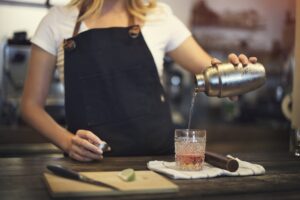 Βίντεο στο Tik Tok προκαλεί την απόλυση μιας μπαργούμαν