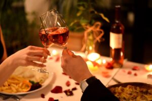 Το takeaway δεν έχει αντικαταστήσει την ανάγκη για μια απολαυστική εμπειρία δείπνου σε ένα αγαπημένο εστιατόριο