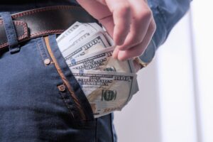 Διευθυντής εστιατορίου με αστέρι Michelin καταδικάστηκε για υπεξαίρεση από… λογαριασμό που πλήρωσε πελάτης!
