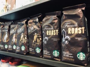 Kαταγγελία εναντίον της Starbucks – Αλήθεια ή ψέμα ότι ο καφές Dark French Roast Coffee περιέχει πρόσθετο κάλιο;