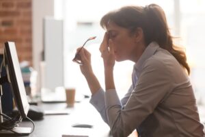 Έρευνα: Το 37% των Ελλήνων εργαζομένων ανέφερε ότι η ψυχολογία του χειροτέρεψε τον τελευταίο χρόνο