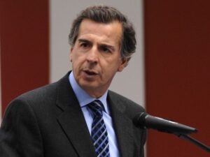 Γλυκά του κουταλιού πουλάει ο πρώην υπουργός Μιχάλης Λιάπης