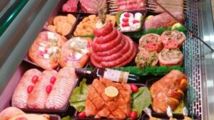 Meat News: Οι καλύτερες βιτρίνες κρεοπωλείων της Ελλάδας για τον Δεκέμβριο